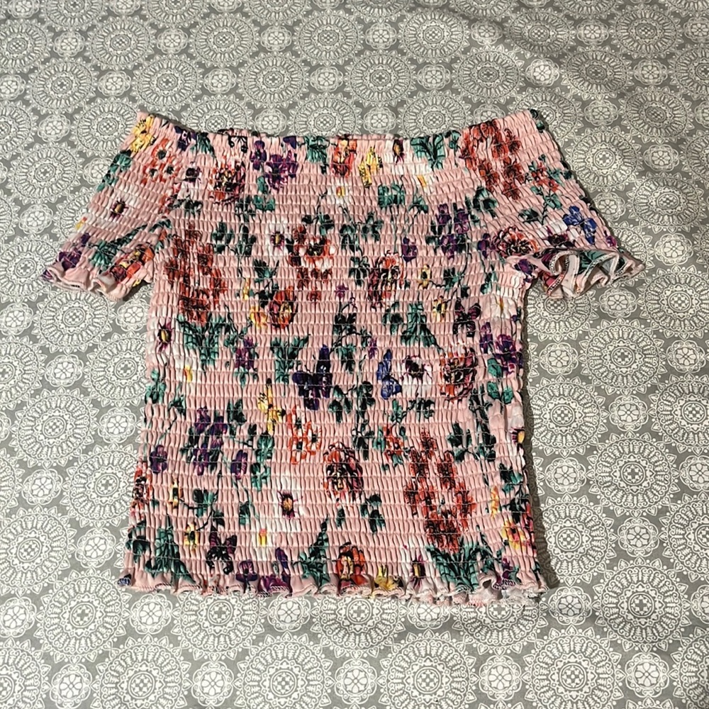 knit works off the shoulder cropped shirt